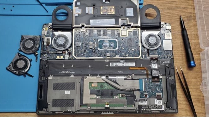 Laptop disassembly for cleaning